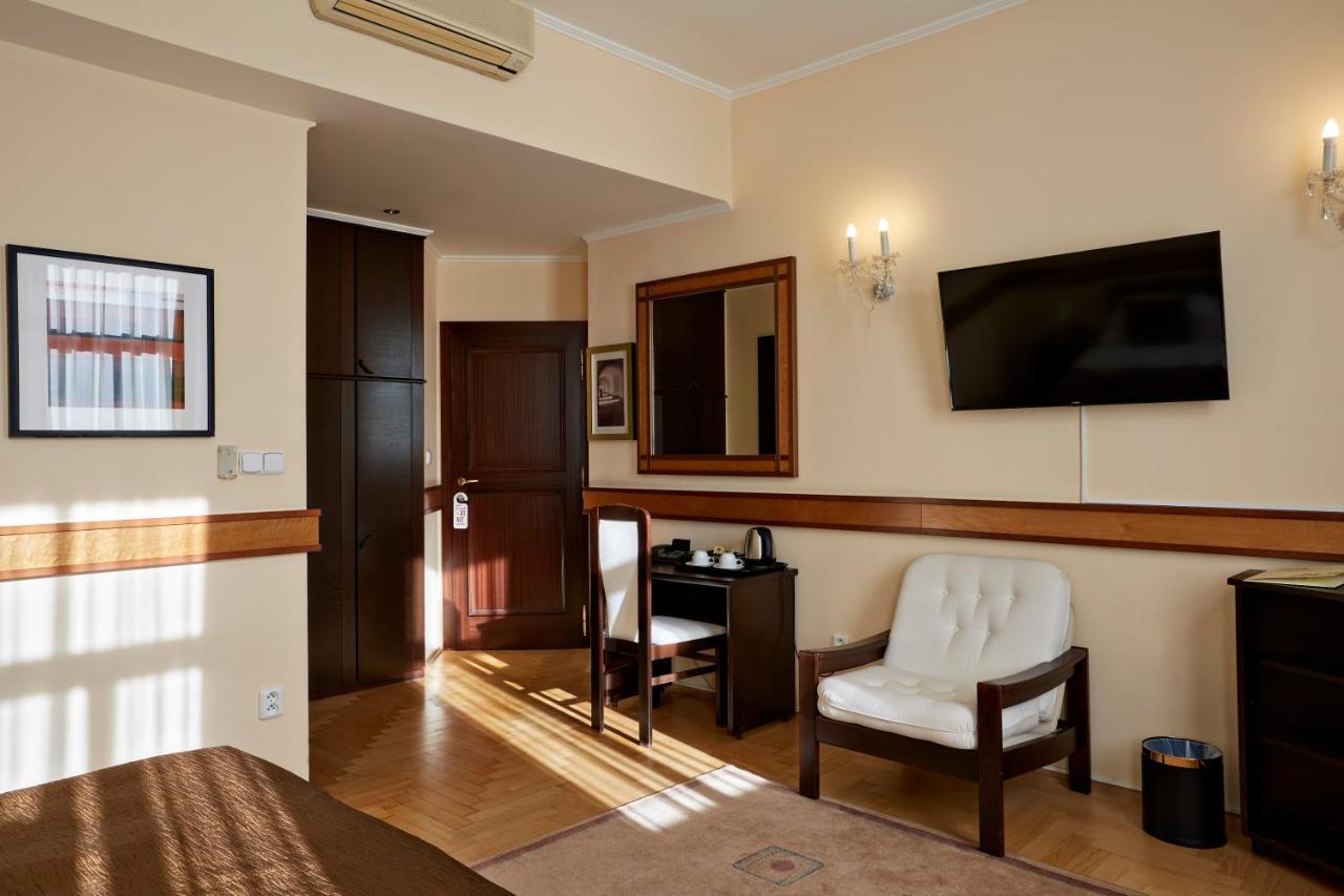 Twin Room,1344503774:JPEG